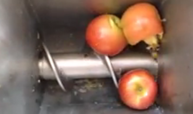 果汁壓榨機廠家分享有關水果壓榨的原理